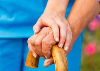 Simptomele timpurii ale bolii Parkinson – Oren Zarif